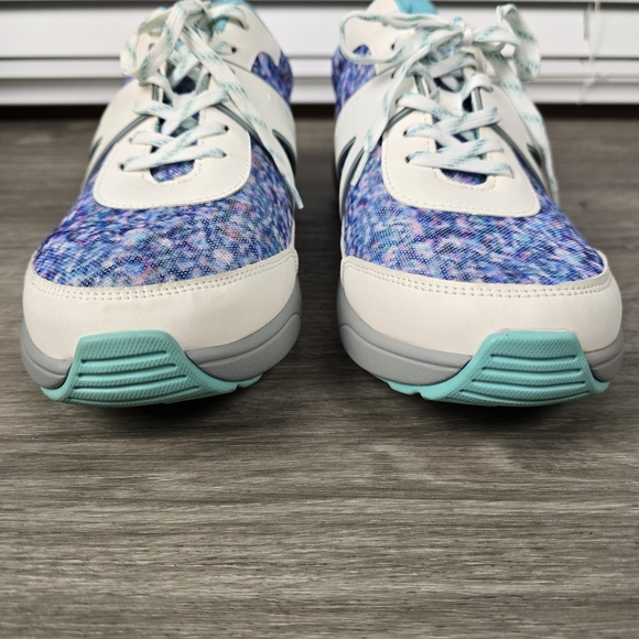 TRAQ Qarma 2 Shoes by Alegria - Picture 4 of 14